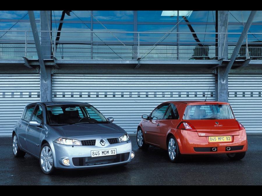  Renault Megane RS 2004 года  (фото 25 из 34)
